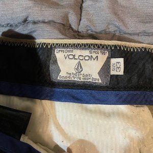Men's Khaki Volcom Shorts Size 33